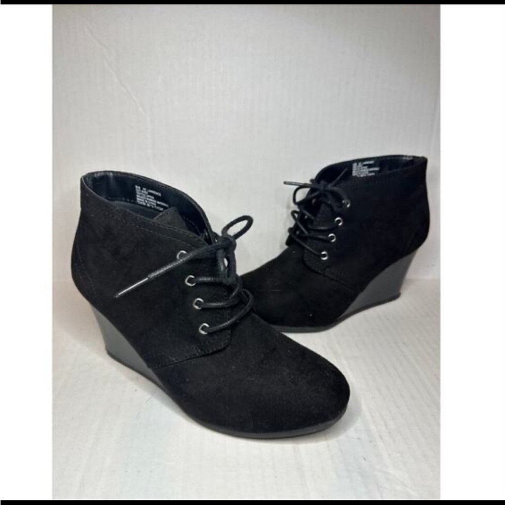 Arizona Jean Co. Black Faux Suede Lawrence Booties